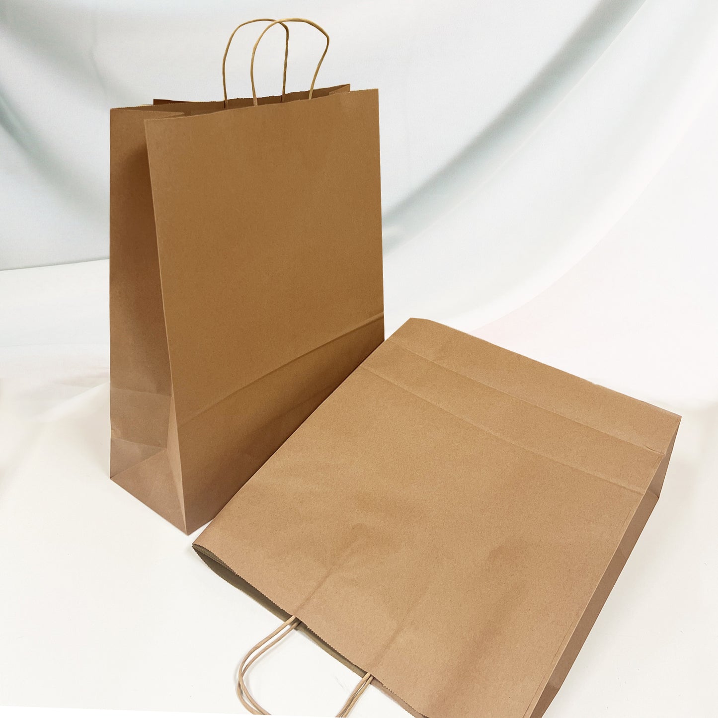 200 Pcs, Queen,  16x6x19.25 inches, Kraft Paper Bags, with Twisted Handle